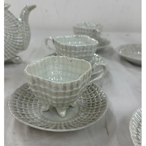 15 - Vintage shell lustre ware tea set