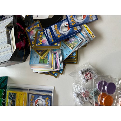 49 - Large selection of assorted pokemon cards