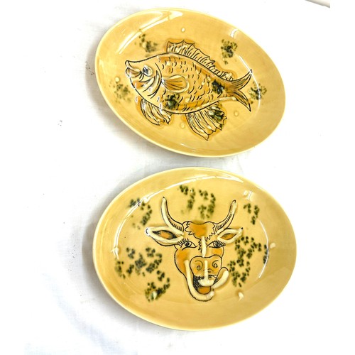 533 - Two Sado plates includes bull and fish design