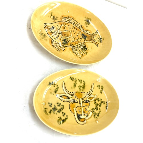 533 - Two Sado plates includes bull and fish design