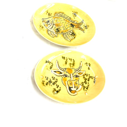 533 - Two Sado plates includes bull and fish design