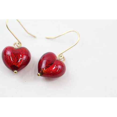 88 - 9ct gold red glass heart shape drop earrings (4.5g)