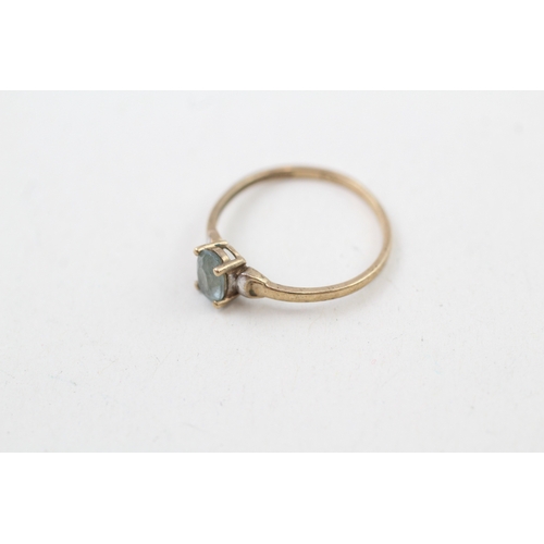 80 - 9ct gold aquamarine paste single stone ring (0.9g)