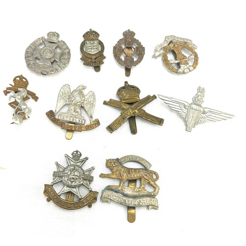 333 - Military Cap Badges Inc MGC, Notts & Derby, REME, Etc x 10