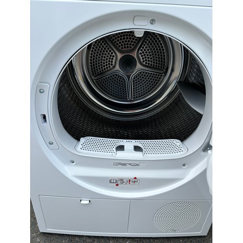 565 - Bosch 8kg serie 4 condenser tumble dryer