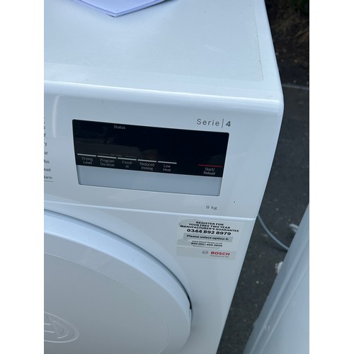 565 - Bosch 8kg serie 4 condenser tumble dryer