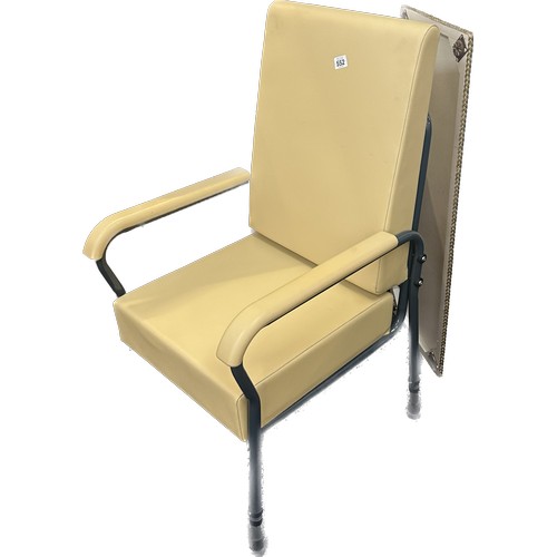 552 - Firm back hospital chair