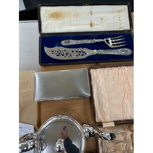 197 - Selection of silver plated items includes cased cutlery sets, salts etc