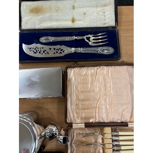 197 - Selection of silver plated items includes cased cutlery sets, salts etc