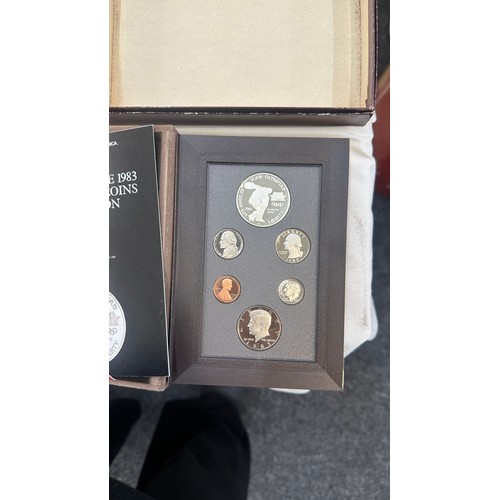 513 - Selection of proof coin set and annual sets and Silver dollar set