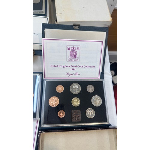 513 - Selection of proof coin set and annual sets and Silver dollar set