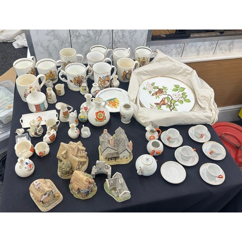 138 - Selection of miscellaneous to include Royal Coronation items, crested china, David Winter cottages, ... 