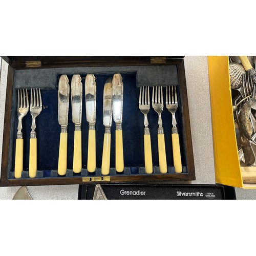 181 - Selection of cutlery to include EPNS, a canteen of cutlery etc