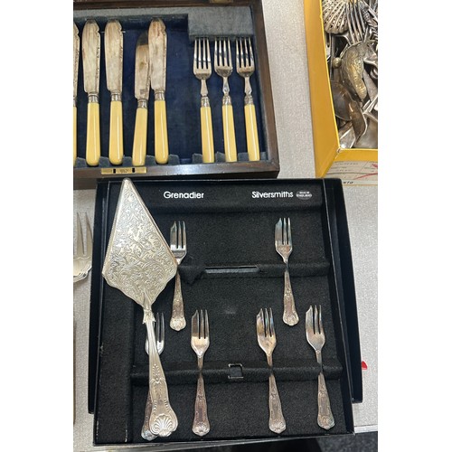 181 - Selection of cutlery to include EPNS, a canteen of cutlery etc