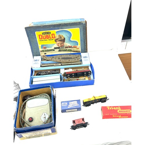 152 - Boxed Hornby Dublo electric tram set etc