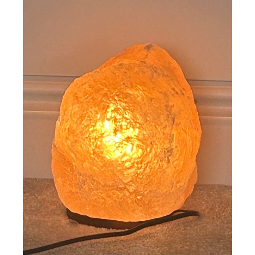 96 - Rock salt lamp, in working order, approxiamte height 10 inches