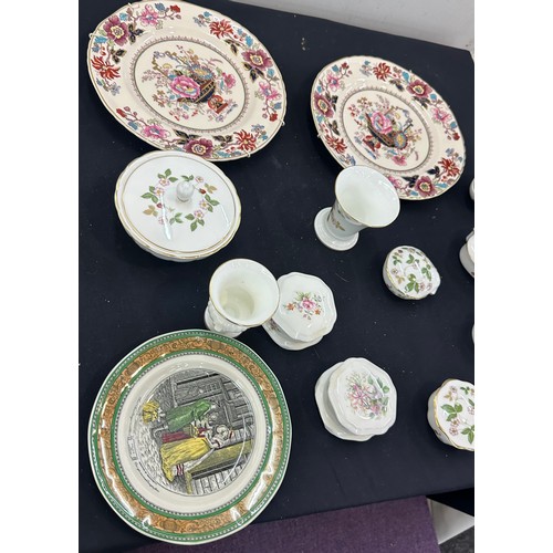 149 - Selection of porcelain items to include Wedgwood, Masons etc