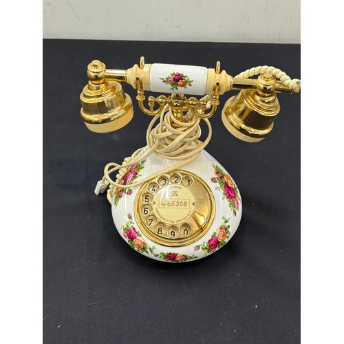 36 - Royla Albert Old Country Rose Telephone