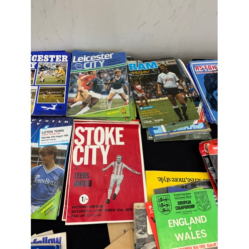 109 - Selection of international and domestic football programmes includes england, brazil etc