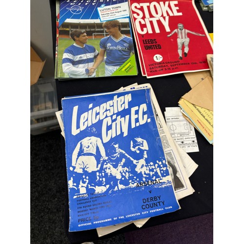 109 - Selection of international and domestic football programmes includes england, brazil etc