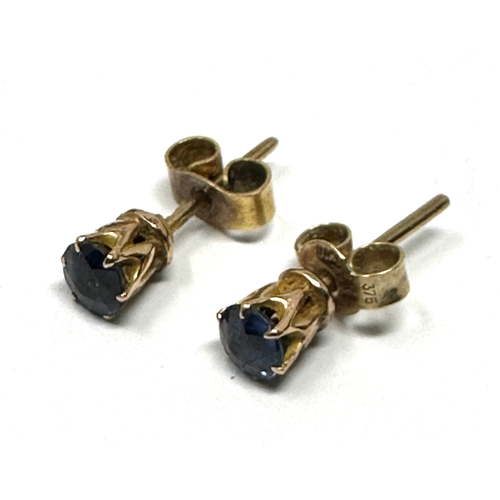 150 - 9ct gold sapphire earrings weight 1g