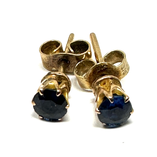 150 - 9ct gold sapphire earrings weight 1g