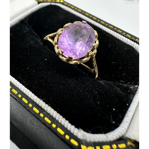 154 - 9ct gold amethyst ring weight 2.2g