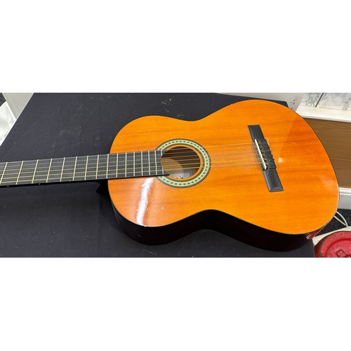 166 - 6 String classic guitar