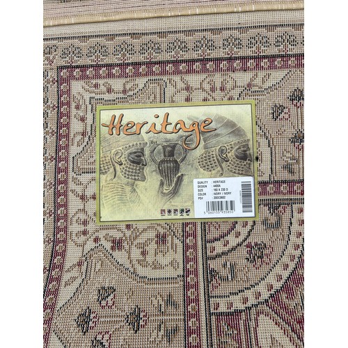 539 - Hertiage lounge rug, measures approximately 160cm by 230cm