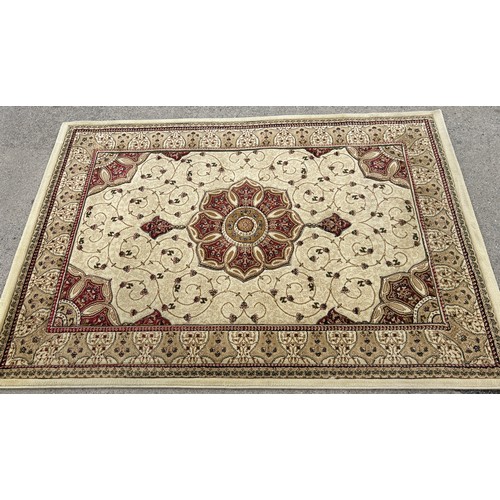 539 - Hertiage lounge rug, measures approximately 160cm by 230cm