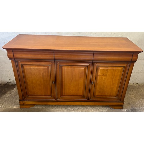 557 - Quality 3 door,3 3 drawer sideboard, in good clean condition, approximate measurements: Height 33 in... 