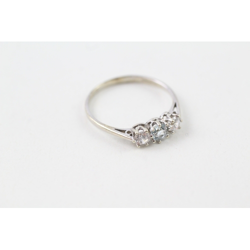 185 - 9ct white gold topaz & cubic zirconia three stone ring (1.6g)