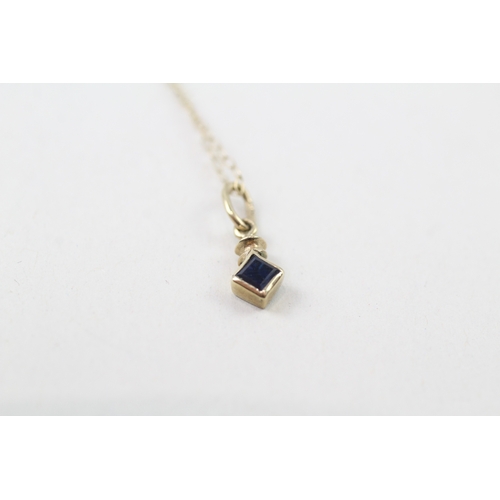 206 - 9ct gold square cut sapphire pendant necklace (0.7g)