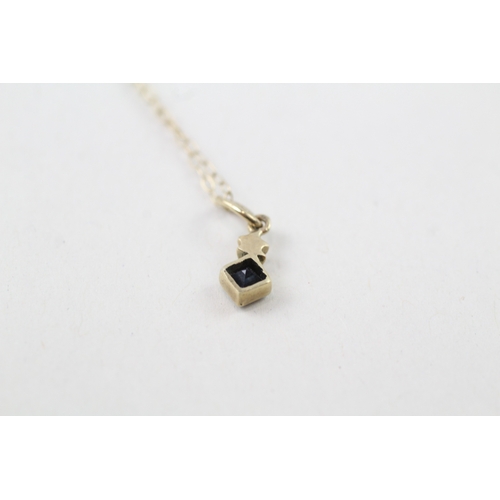 206 - 9ct gold square cut sapphire pendant necklace (0.7g)