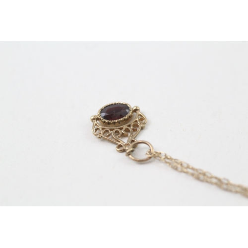 208 - 9ct gold garnet fob pendant necklace (1.2g)