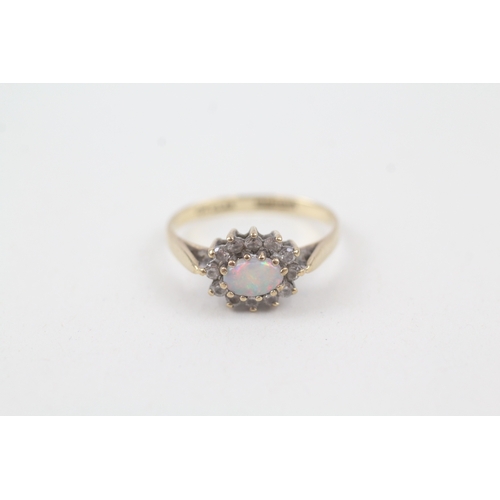 213 - 9ct gold vintage opal & cubic zirconia cluster ring (1.7g)