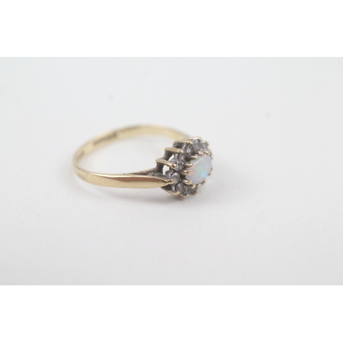 213 - 9ct gold vintage opal & cubic zirconia cluster ring (1.7g)