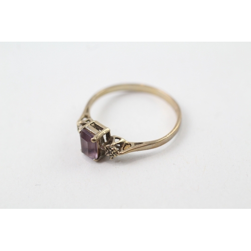 223 - 9ct gold vintage amethyst & diamond three stone ring (1.3g)