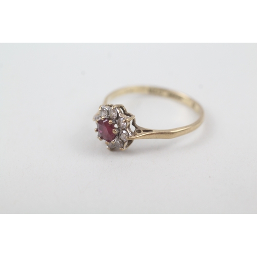 238 - 9ct gold vintage ruby & cubci zirconia cluster ring (1.7g)