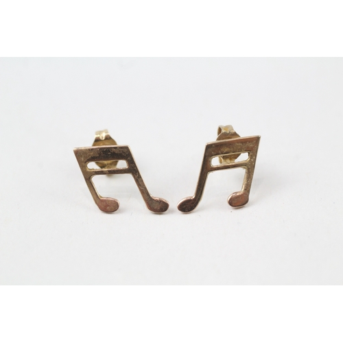 249 - 9ct gold quaver music note stud earrings (0.9g)