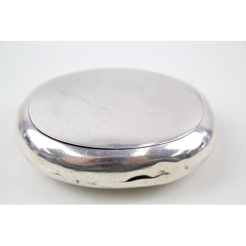 42 - .925 sterling silver squeeze action snuff box