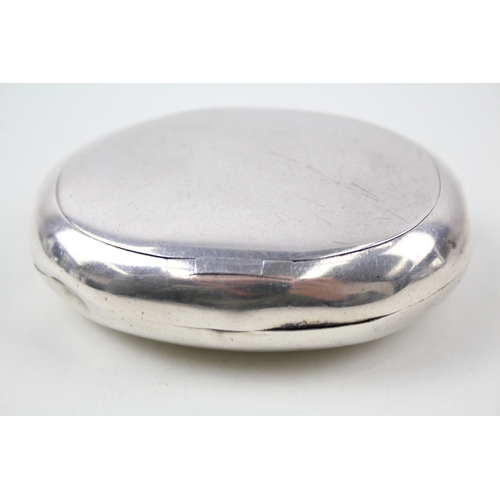 42 - .925 sterling silver squeeze action snuff box