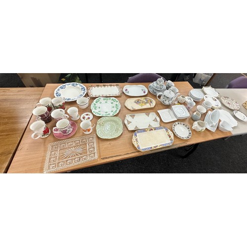 256 - Selection of miscellaneous includes cups, saucers, tea pots etc