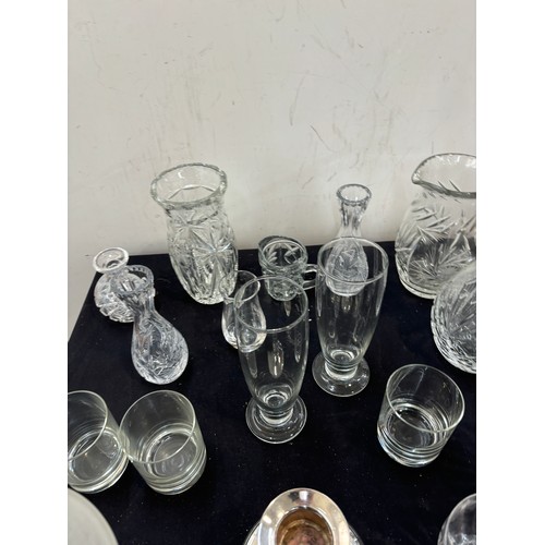 136A - Large selection of assorted glassware includes crystal glass etc