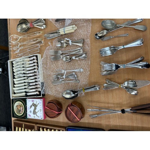 200A - Large selection of cutlery includes cased sets, epns etc