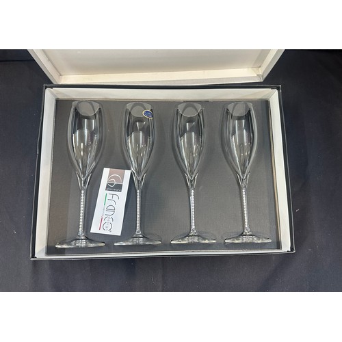 514 - Boxed set of 4 Franco Champagne with diamonte detail glasses