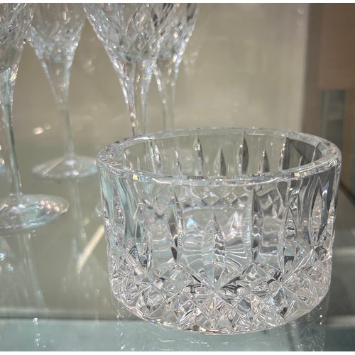 538 - Set 6 Waterford crystal Lismore water goblet / wine glasses, unfortunately one glass has a chip to r... 