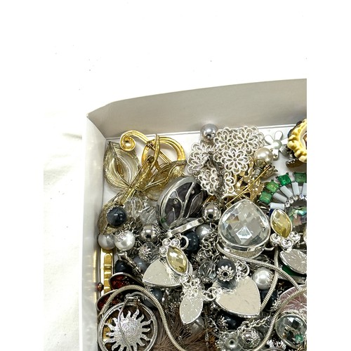 507 - Large selection of assorted costume jewellery