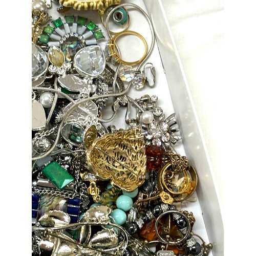 507 - Large selection of assorted costume jewellery