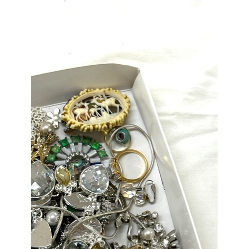 507 - Large selection of assorted costume jewellery